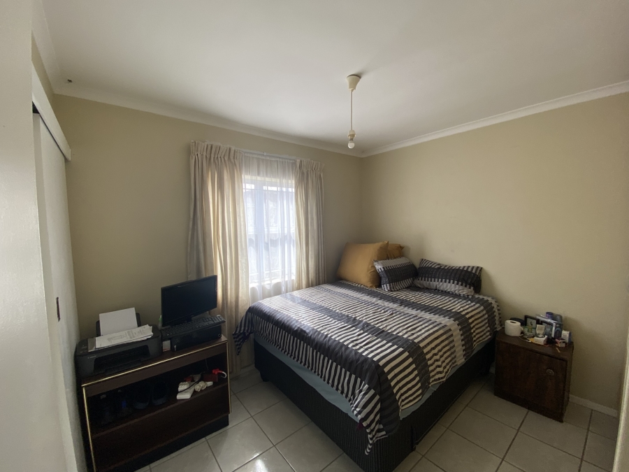 To Let 3 Bedroom Property for Rent in Muizenberg Western Cape